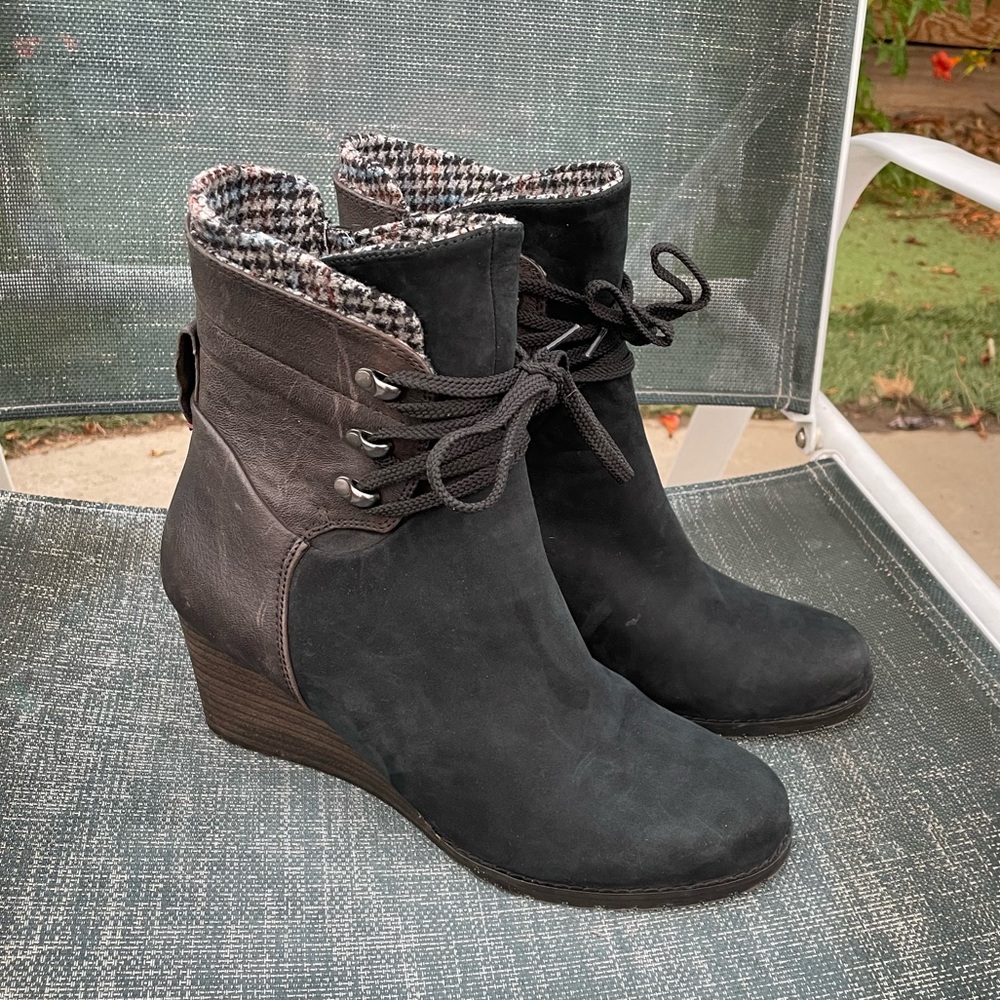 Rockport leather wedge ankle booties lace up boots Lucinda side zip details